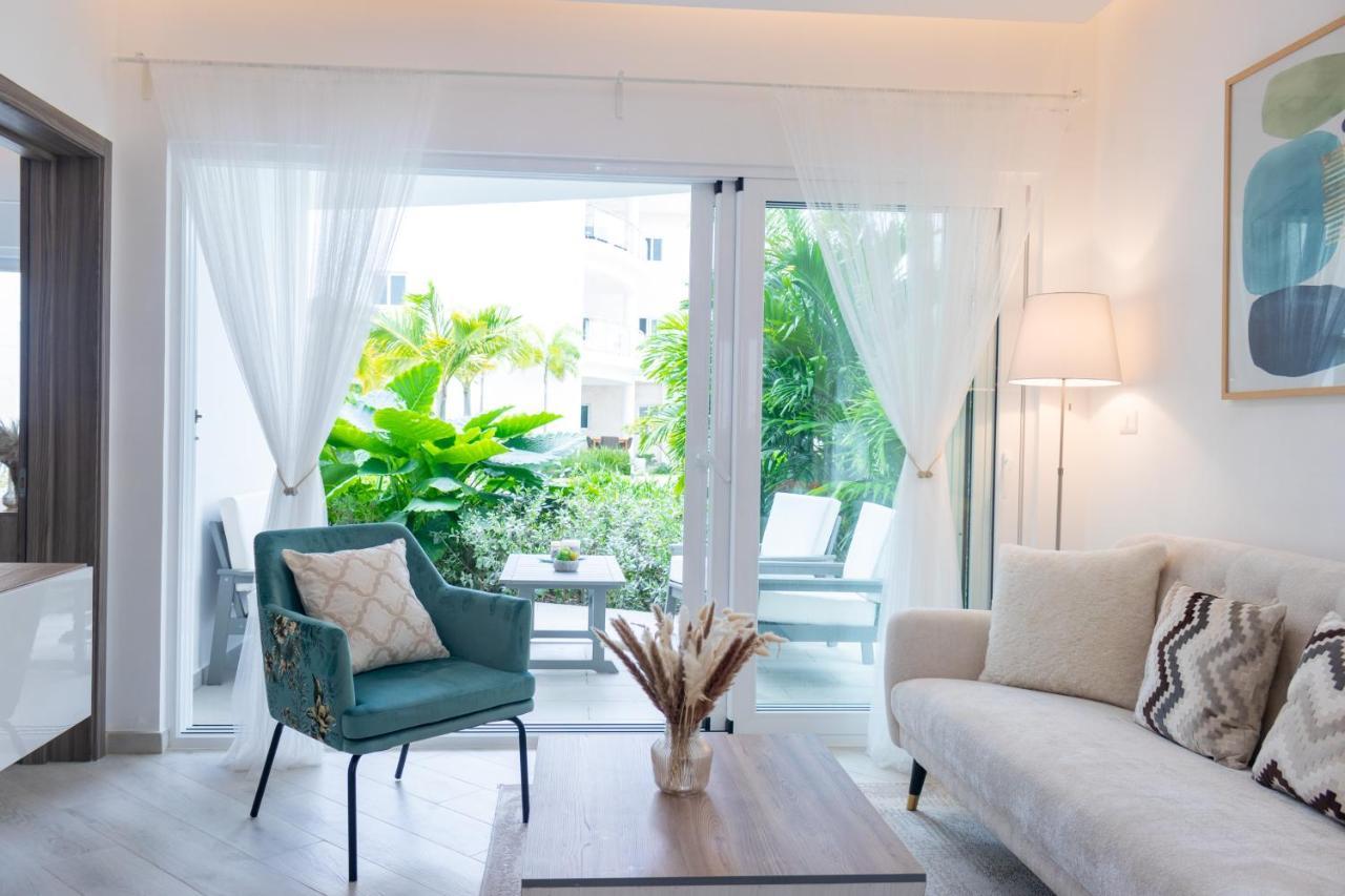 Family Getaway Apartment - Right On The Beach Punta Cana Exterior foto